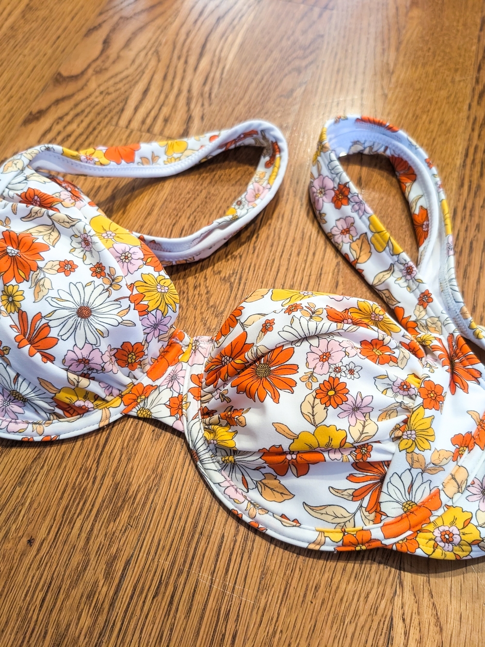 (NWT) Cupshe Floral Underwire Bikini Top in White with Orange & Yellow Blooms